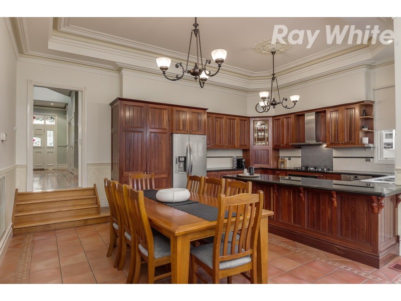 18 Snake Gully Drive, Bundoora VIC 3083