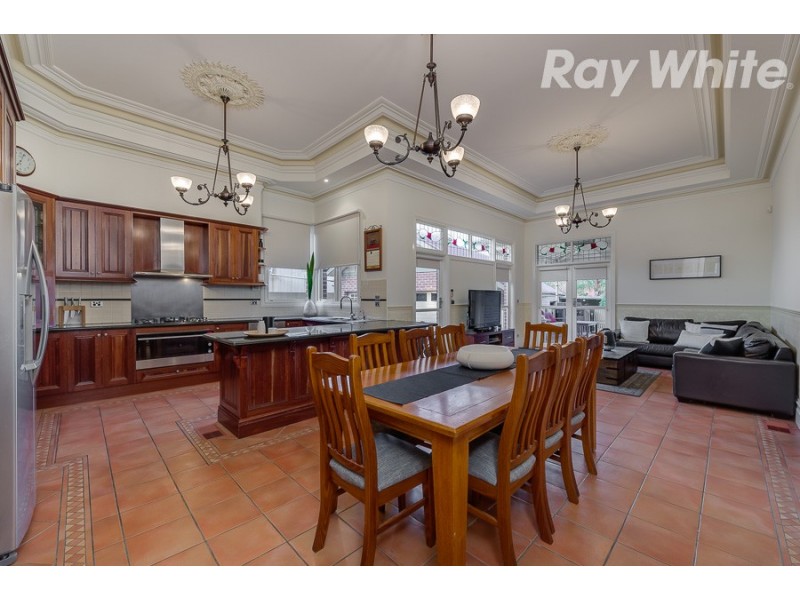 18 Snake Gully Drive, Bundoora VIC 3083