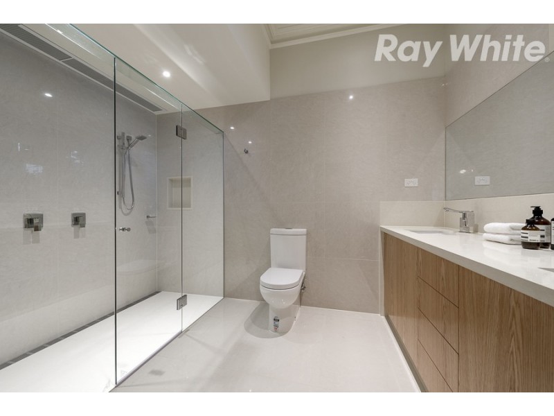 18 Snake Gully Drive, Bundoora VIC 3083