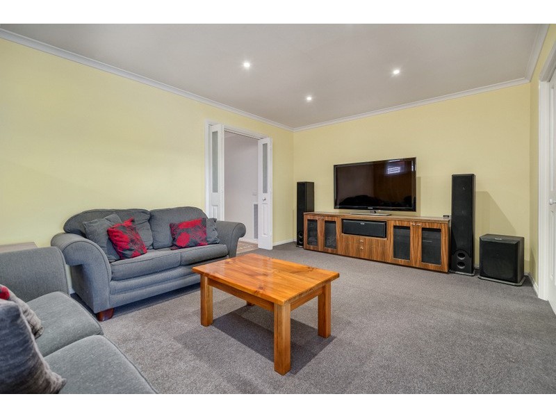 11 Winifred Court, South Morang VIC 3752