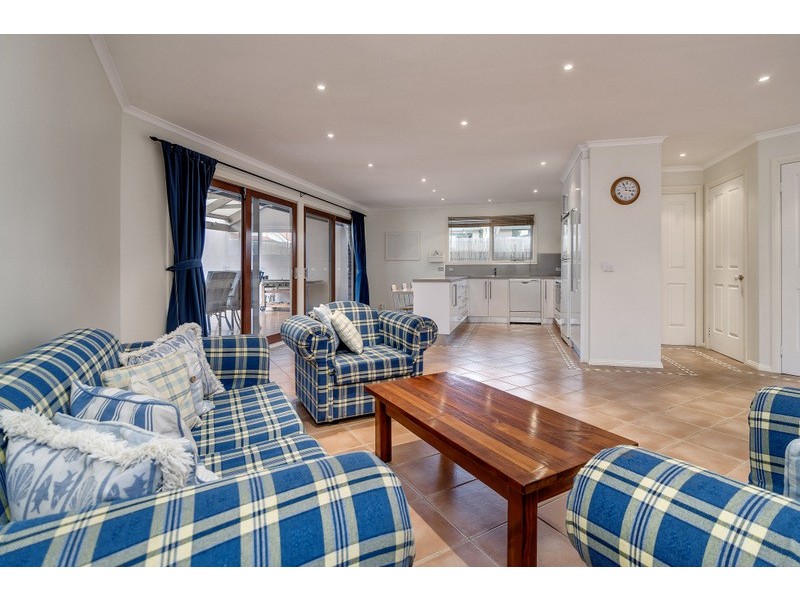 11 Winifred Court, South Morang VIC 3752