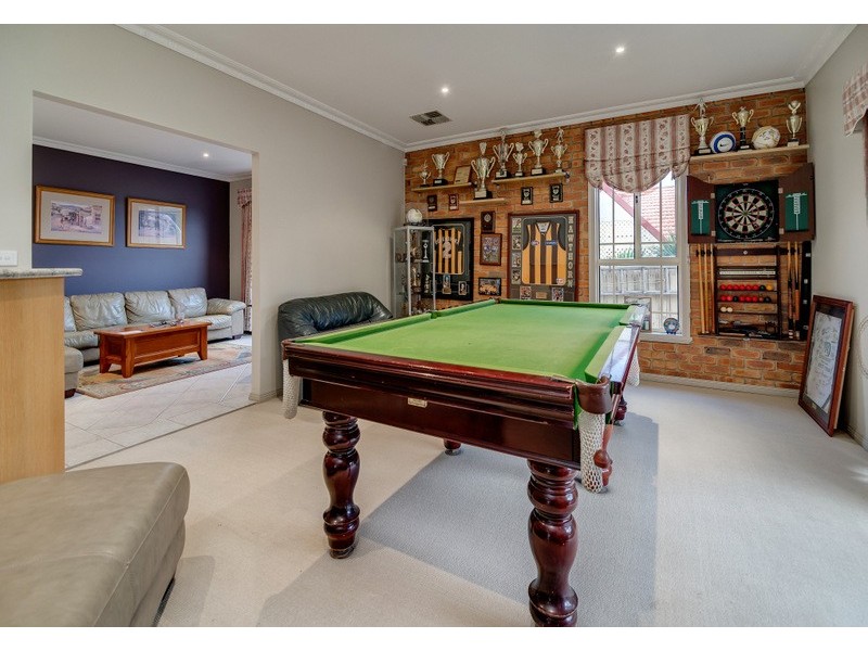 5 Manhattan Court, Mill Park VIC 3082