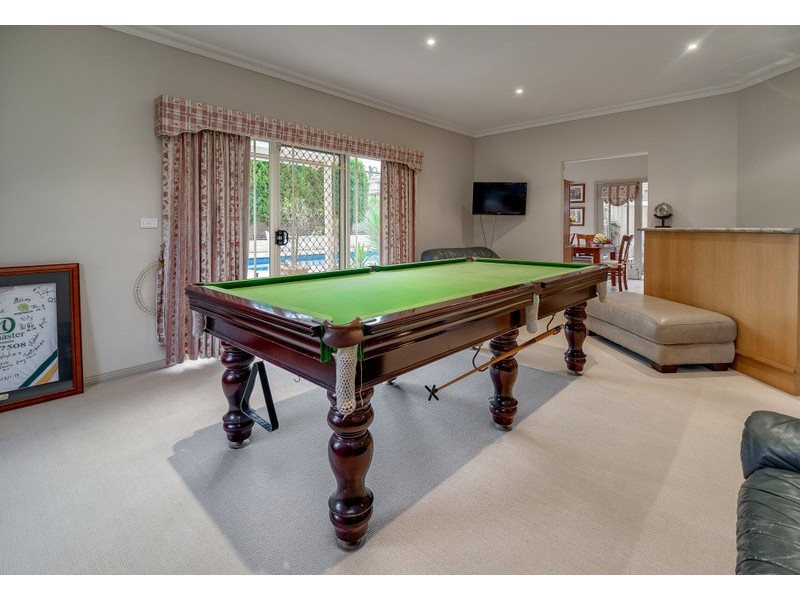 5 Manhattan Court, Mill Park VIC 3082