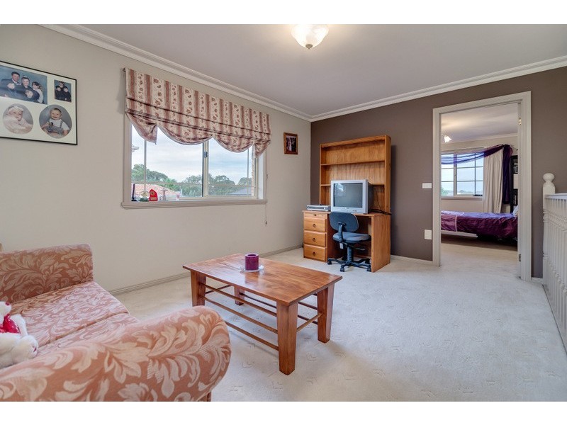 5 Manhattan Court, Mill Park VIC 3082