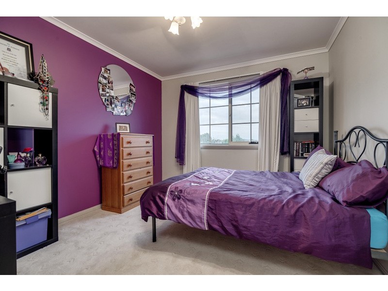 5 Manhattan Court, Mill Park VIC 3082