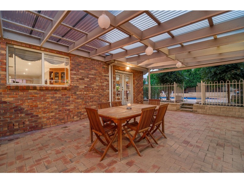 5 Manhattan Court, Mill Park VIC 3082