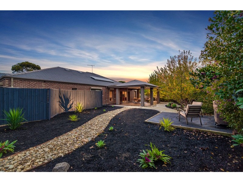 77 Wilton Vale Road, South Morang VIC 3752