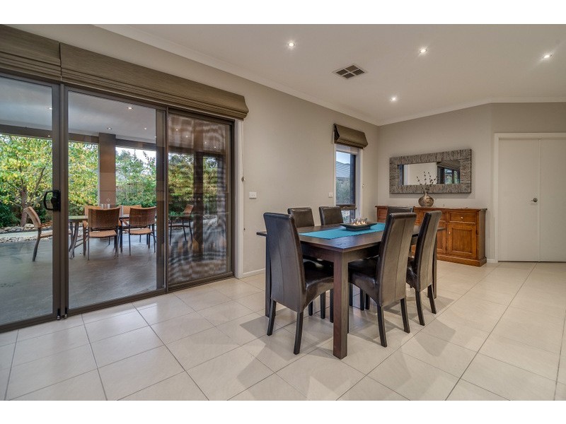 77 Wilton Vale Road, South Morang VIC 3752