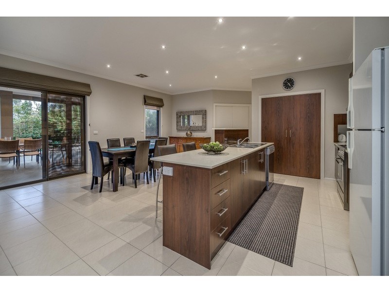 77 Wilton Vale Road, South Morang VIC 3752