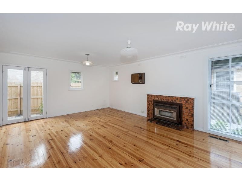 10 Burns Grove, Kingsbury VIC 3083