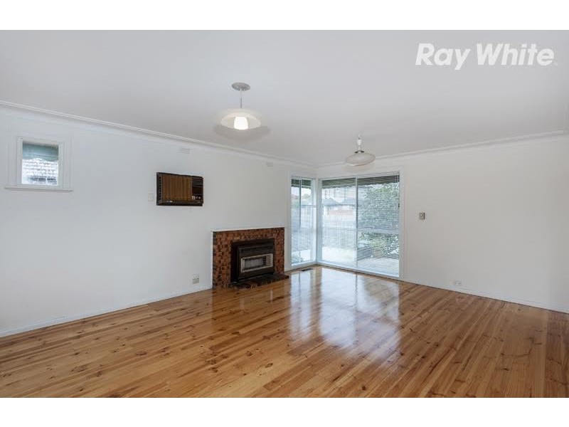 10 Burns Grove, Kingsbury VIC 3083