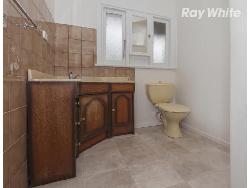 10 Burns Grove, Kingsbury VIC 3083