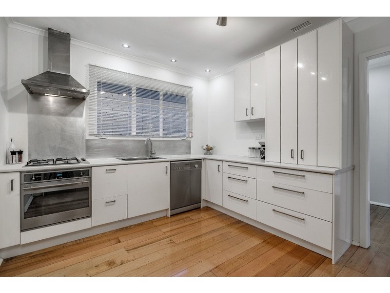 16 Ramu Parade, Heidelberg West VIC 3081