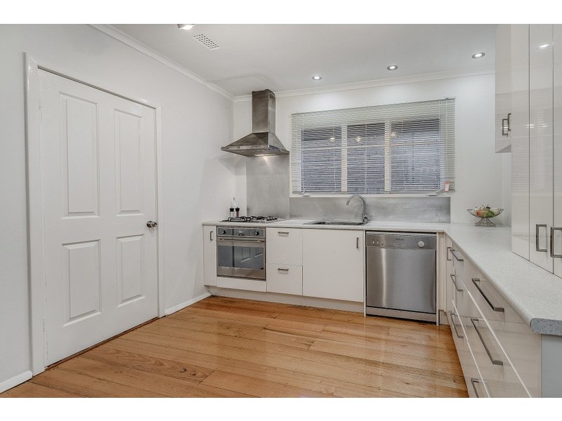 16 Ramu Parade, Heidelberg West VIC 3081