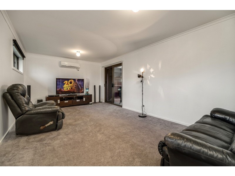 33 Cabernet Crescent, Bundoora VIC 3083