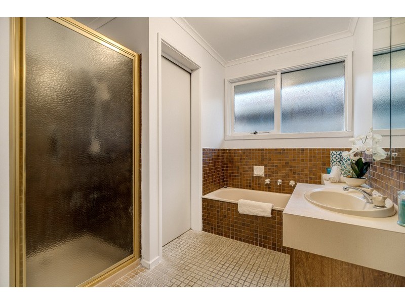 33 Cabernet Crescent, Bundoora VIC 3083