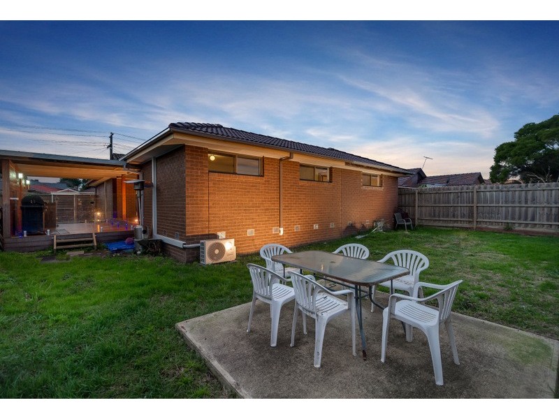 33 Cabernet Crescent, Bundoora VIC 3083