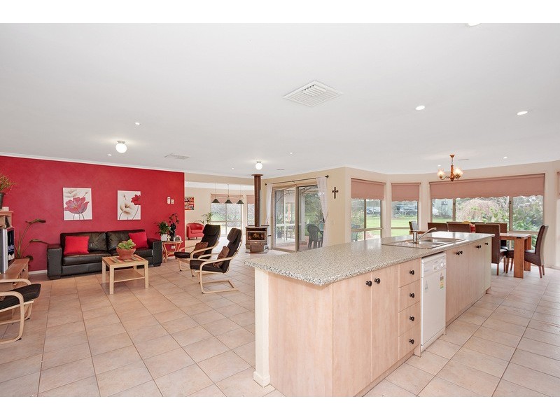 19 Retland Drive, Whittlesea VIC 3757