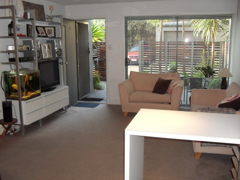 5/383 Gilbert Road, Preston VIC 3072