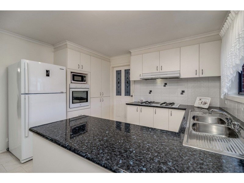 34 Prince of Wales Avenue, Mill Park VIC 3082