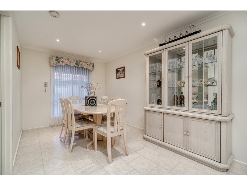 34 Prince of Wales Avenue, Mill Park VIC 3082