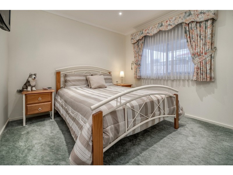 34 Prince of Wales Avenue, Mill Park VIC 3082