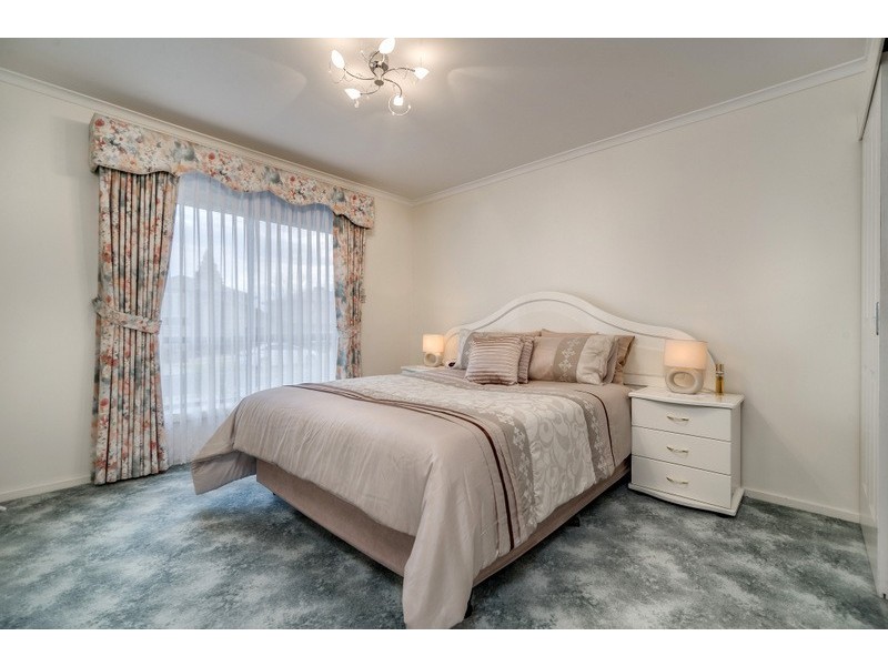 34 Prince of Wales Avenue, Mill Park VIC 3082