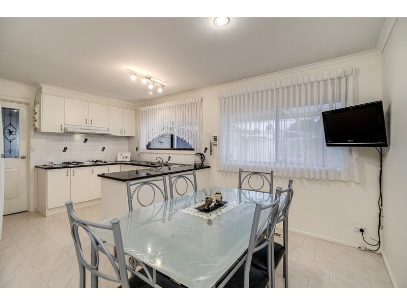 34 Prince of Wales Avenue, Mill Park VIC 3082