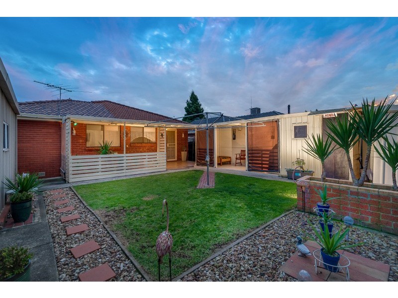 34 Prince of Wales Avenue, Mill Park VIC 3082