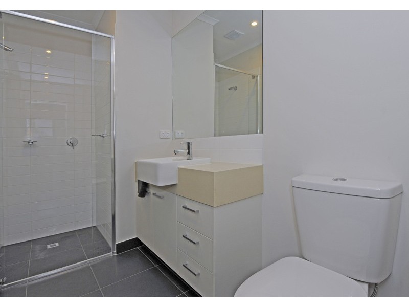 2 Olsen Walk, Mill Park VIC 3082