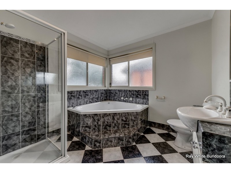 3 Pleasant Close, Mill Park VIC 3082