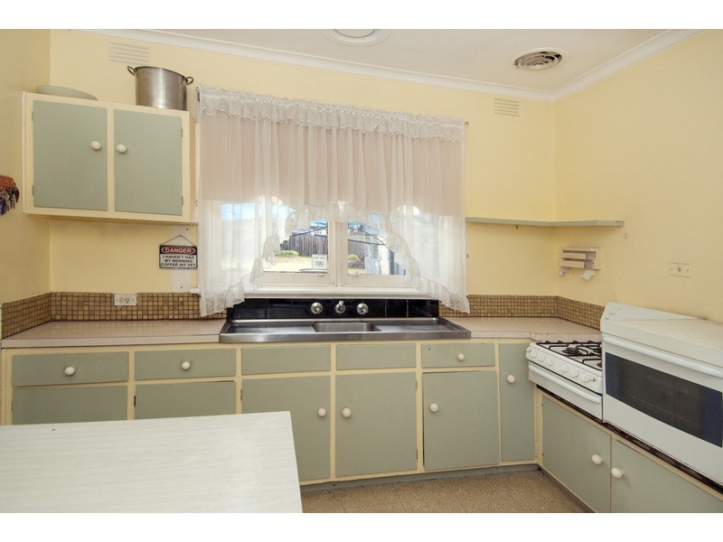 44 Rathcown Road, Reservoir VIC 3073