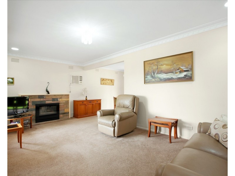 15 Leonard Crescent, Bundoora VIC 3083