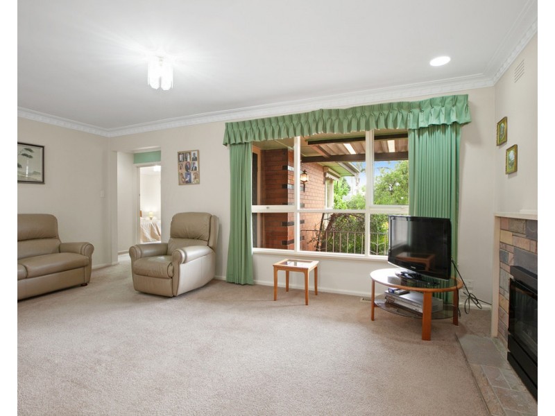 15 Leonard Crescent, Bundoora VIC 3083