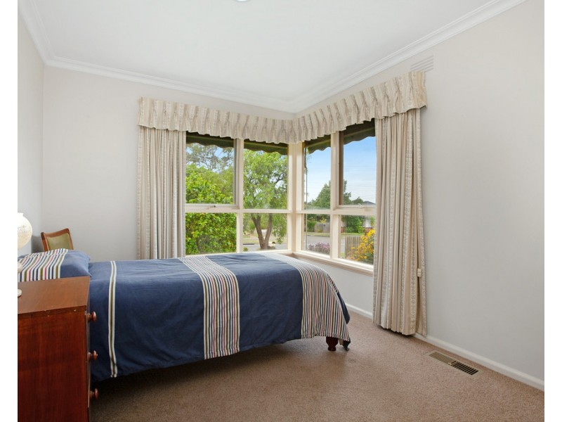 15 Leonard Crescent, Bundoora VIC 3083