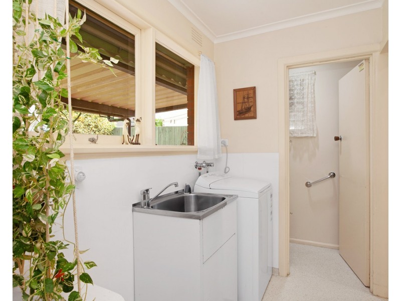 15 Leonard Crescent, Bundoora VIC 3083