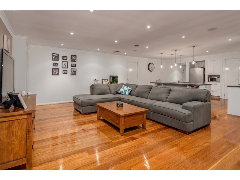 38 The Strand, South Morang VIC 3752