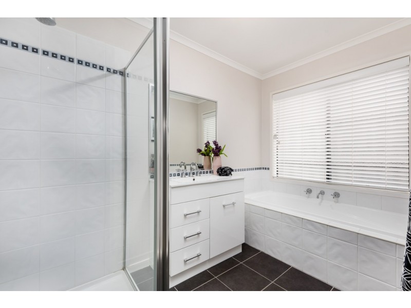 36 Scarlet Drive, Bundoora VIC 3083