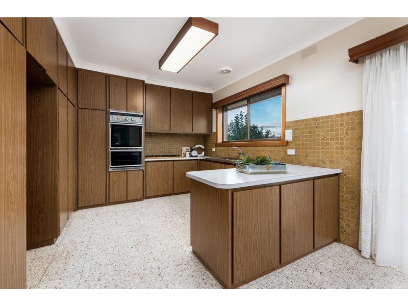 18 Luton Way, Bundoora VIC 3083