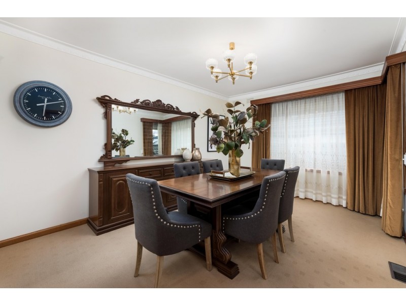 18 Luton Way, Bundoora VIC 3083