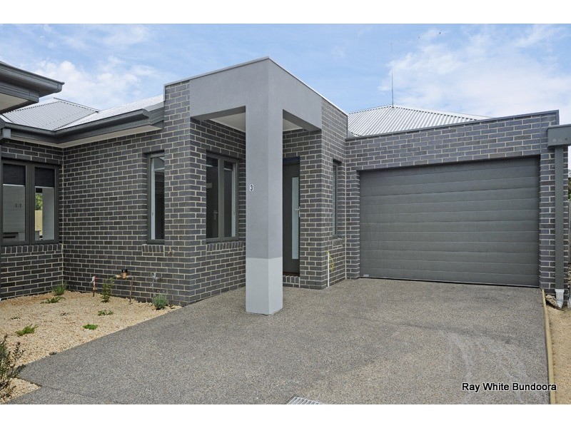 3/32 Cash Street, Kingsbury VIC 3083