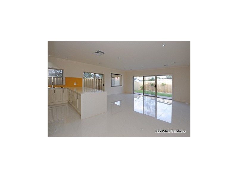 1/39 Hawkes Drive, Mill Park VIC 3082