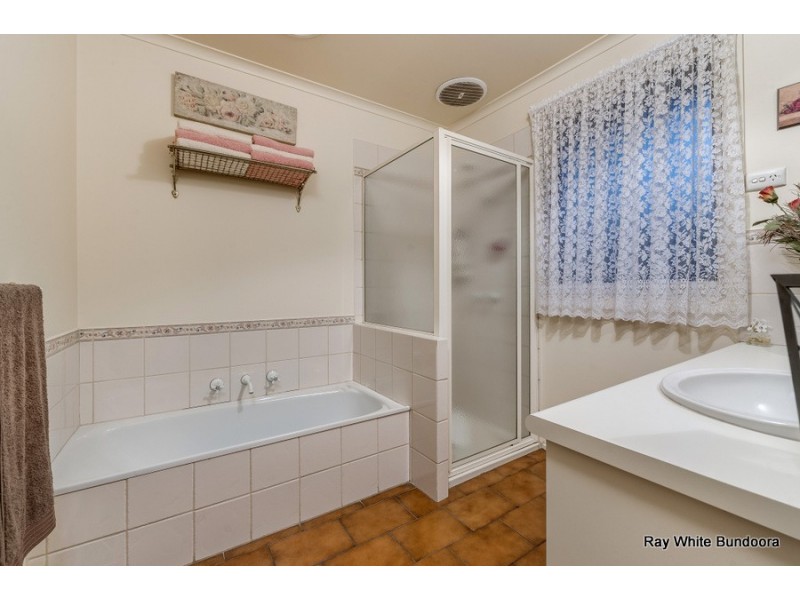 12 Britten Court, Bundoora VIC 3083