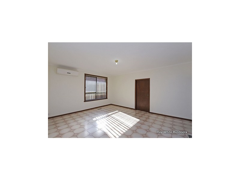 129 Roycroft Avenue, Mill Park VIC 3082