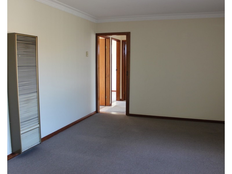 15 Ellerslie Street, Kingsbury VIC 3083