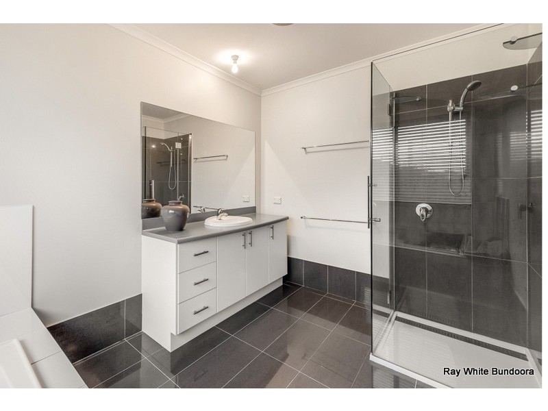 66 Wagstaff Drive, Mill Park VIC 3082