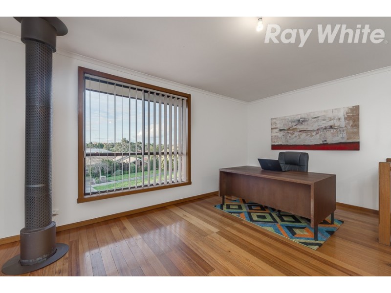 40 McLaughlin Crescent, Mill Park VIC 3082