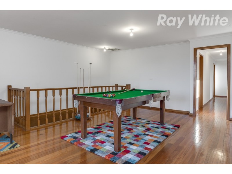 40 McLaughlin Crescent, Mill Park VIC 3082