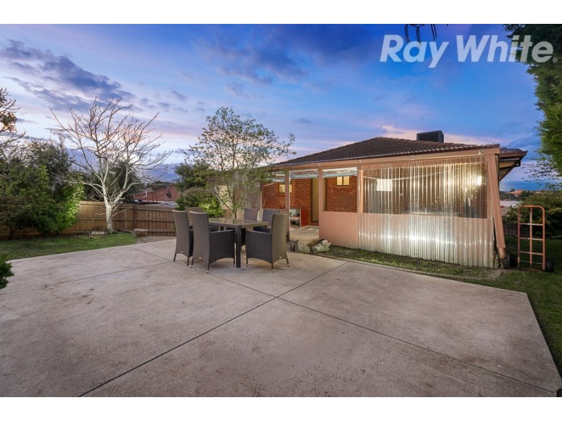 40 McLaughlin Crescent, Mill Park VIC 3082