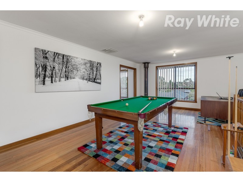 40 McLaughlin Crescent, Mill Park VIC 3082